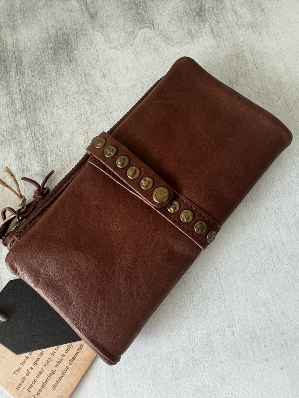 Made in India Genuine Leather Bi-Fold Wallet w Stud Details Brown Vintage Look